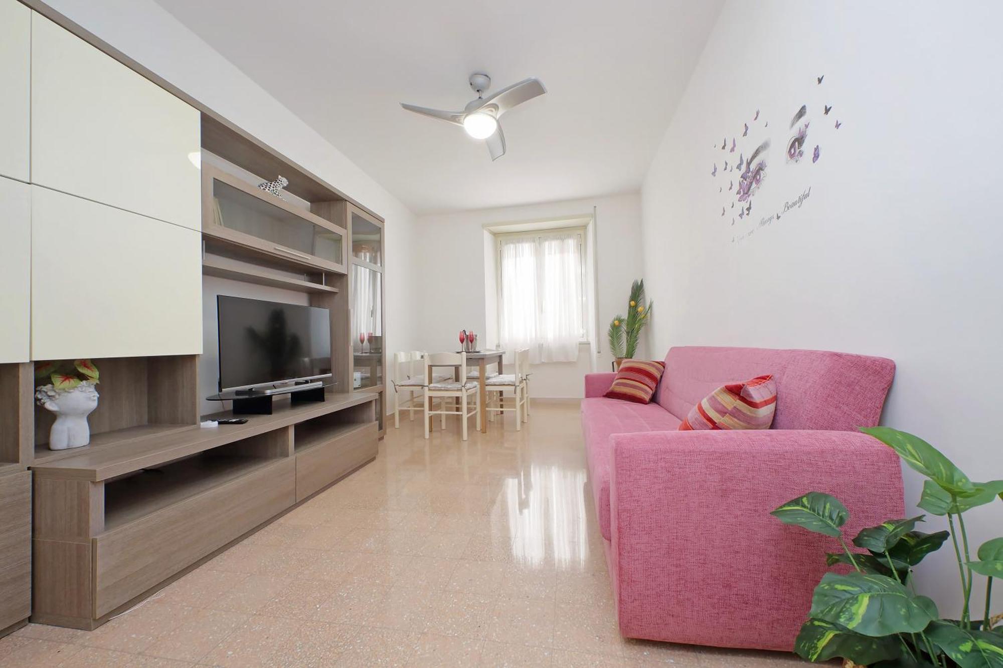 Center In A Few Minutes, La Fenice Apartment Rom