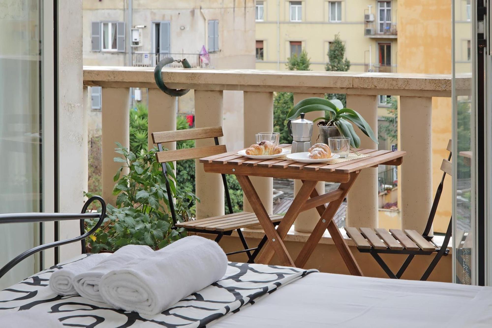 Center In A Few Minutes, La Fenice Apartment