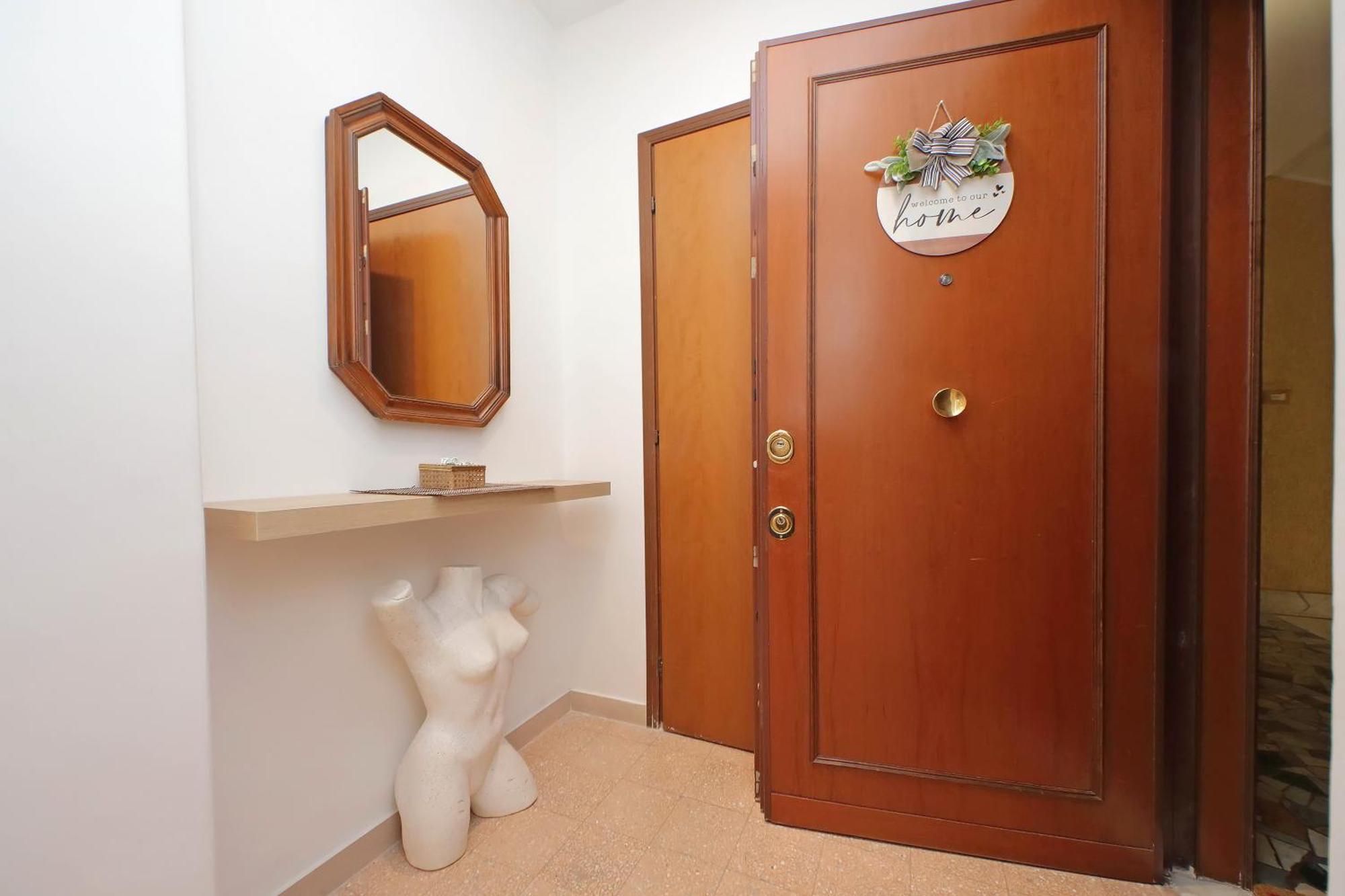 Center In A Few Minutes, La Fenice Apartment Rom