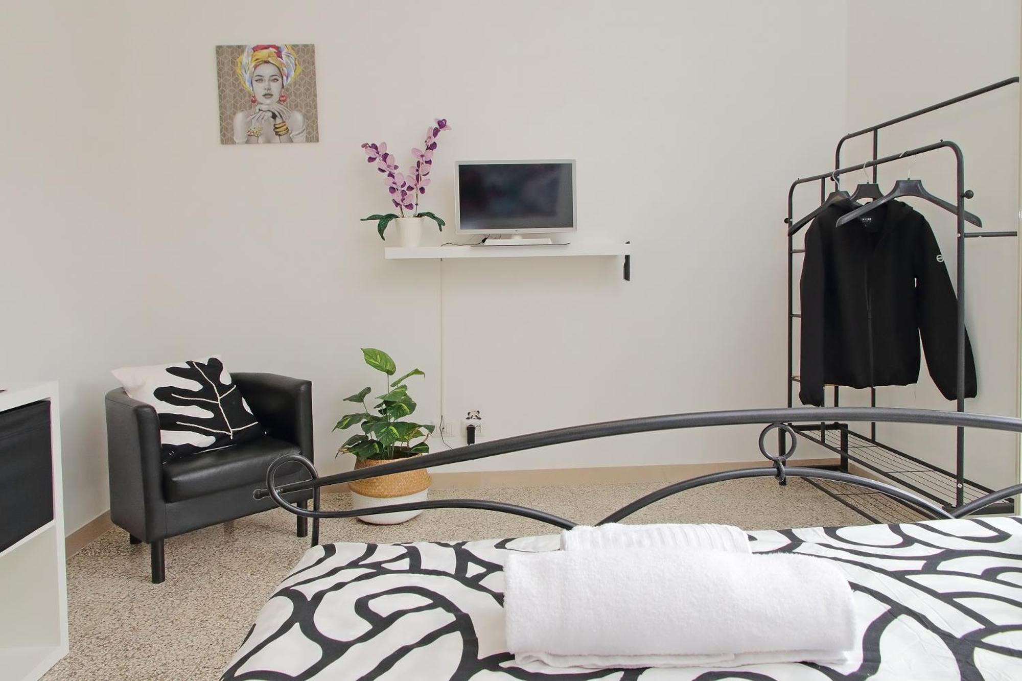 Center In A Few Minutes, La Fenice Apartment