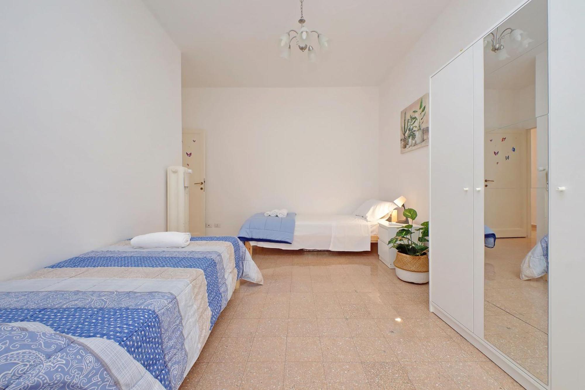 Center In A Few Minutes, La Fenice Apartment Rom